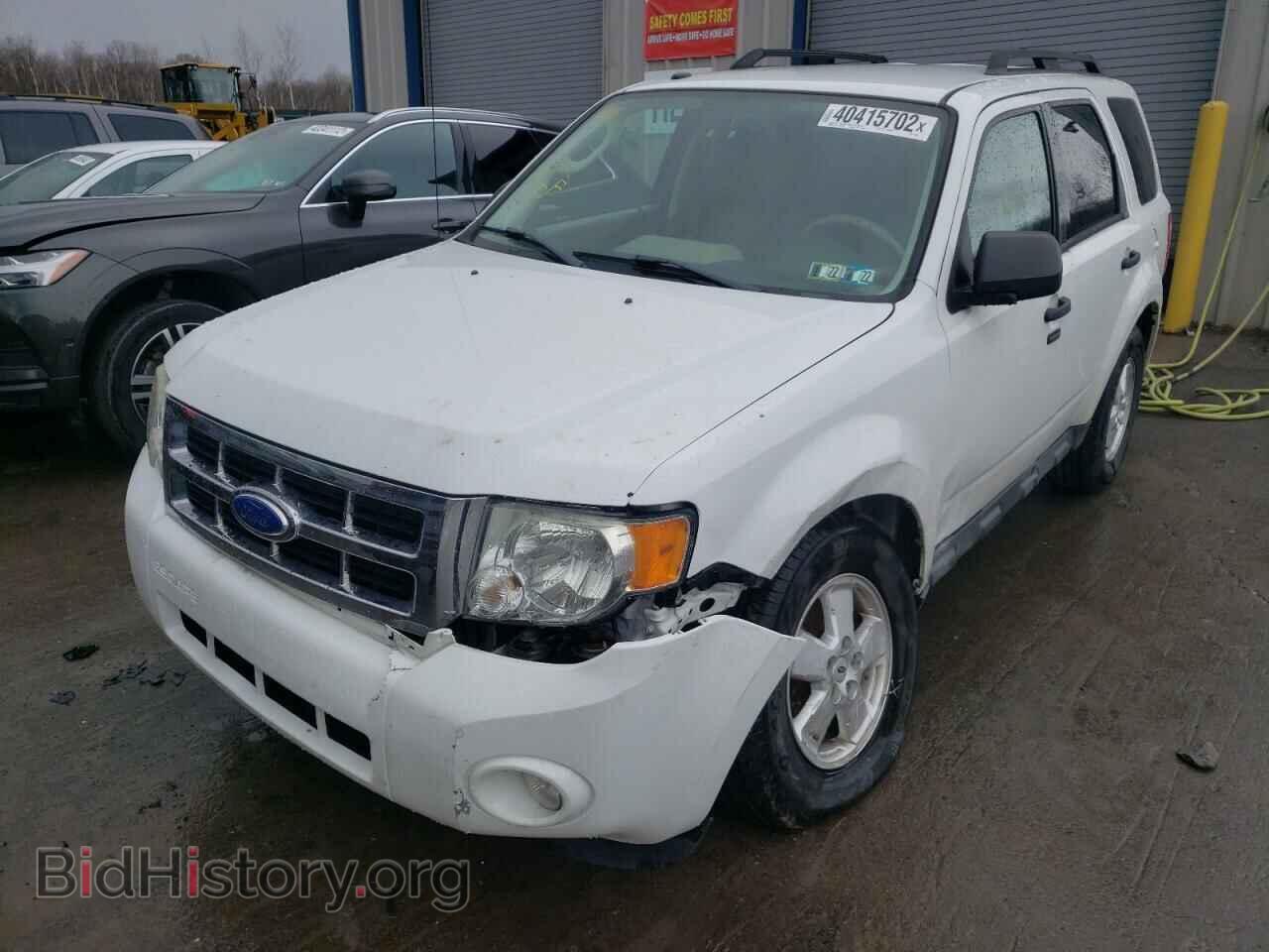 2011 FORD ESCAPE - VIN: 1FMCU0D72BKC31588 - Фото 2