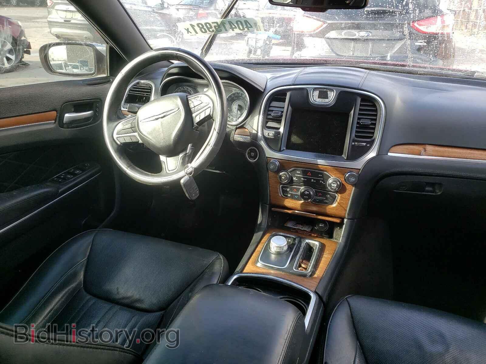 2016 CHRYSLER 300 - VIN: 2C3CCASG8GH208562 - Фото 9