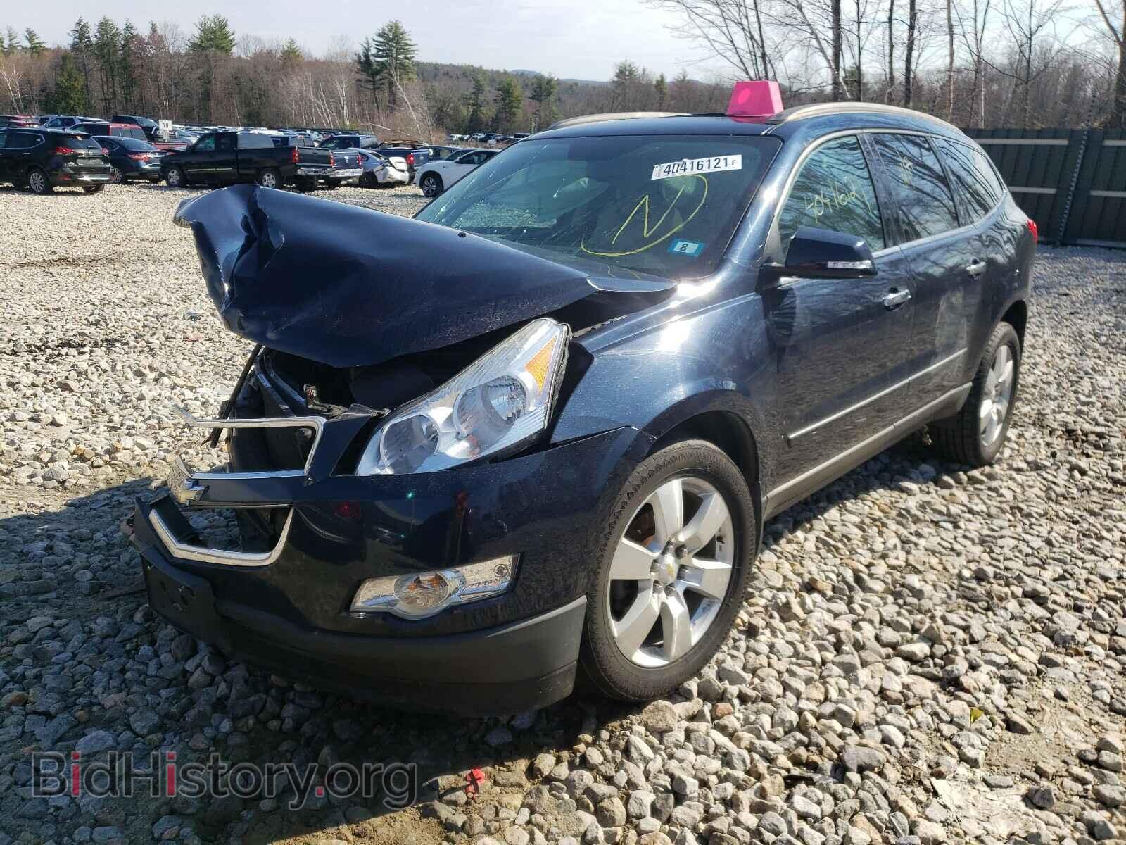 2012 CHEVROLET TRAVERSE - VIN: 1GNKVLED2CJ210659 - Фото 2