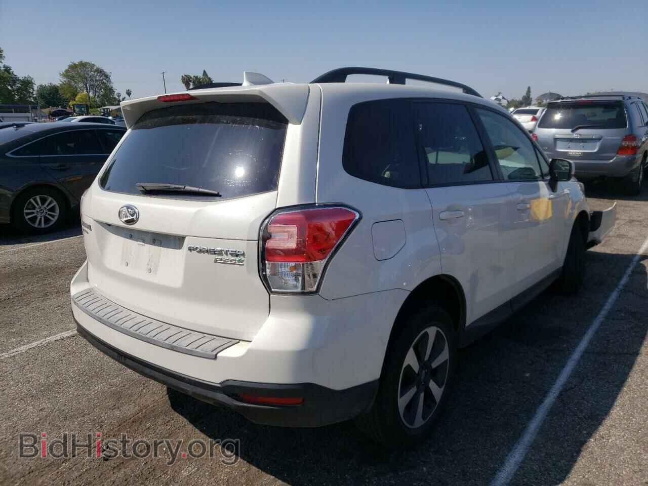2017 SUBARU FORESTER - VIN: JF2SJAEC1HH585619 - Фото 4