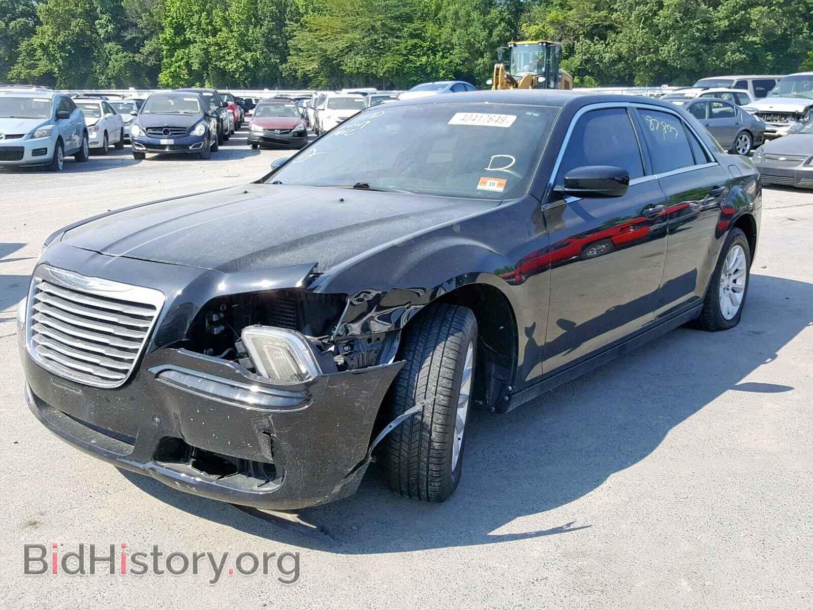 2013 CHRYSLER 300 - VIN: 2C3CCAAG1DH557883 - Фото 2