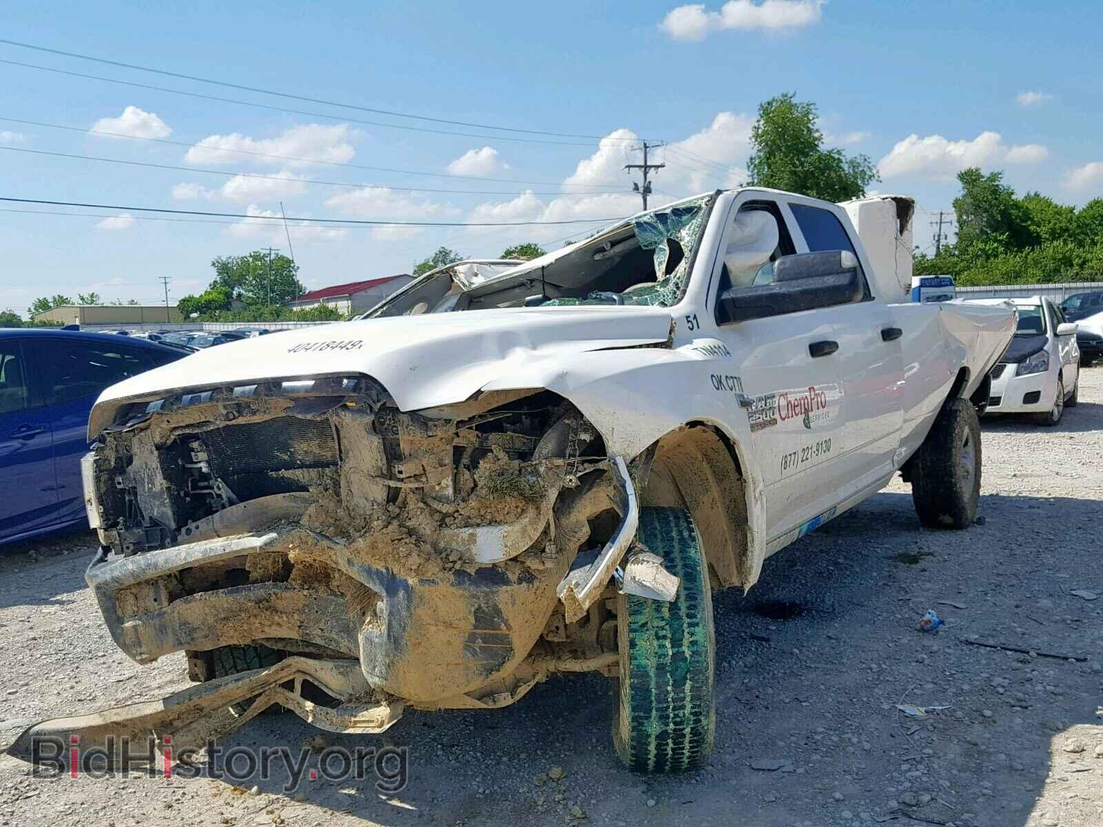 2018 RAM 2500 ST - VIN: 3C6UR5HJ7JG282904 - Photo 2