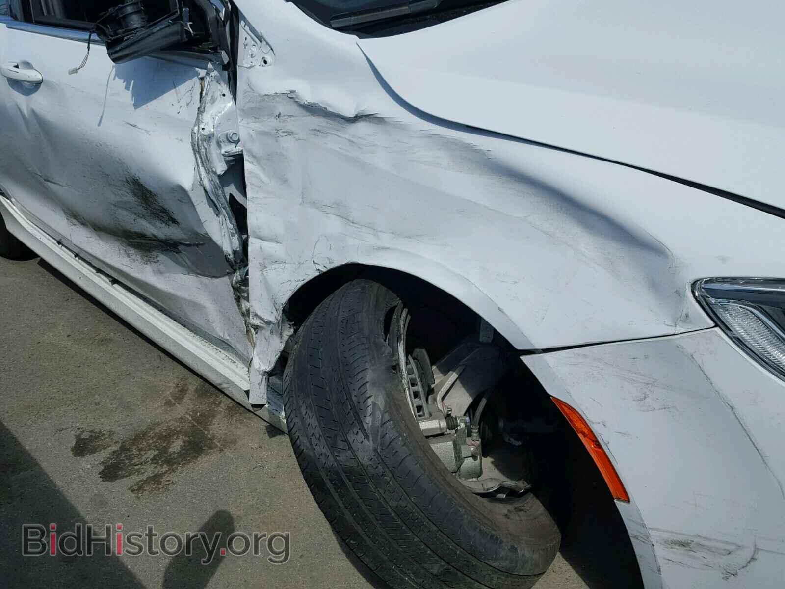 2016 CHRYSLER 200 - VIN: 1C3CCCAB1GN176322 - Фото 9