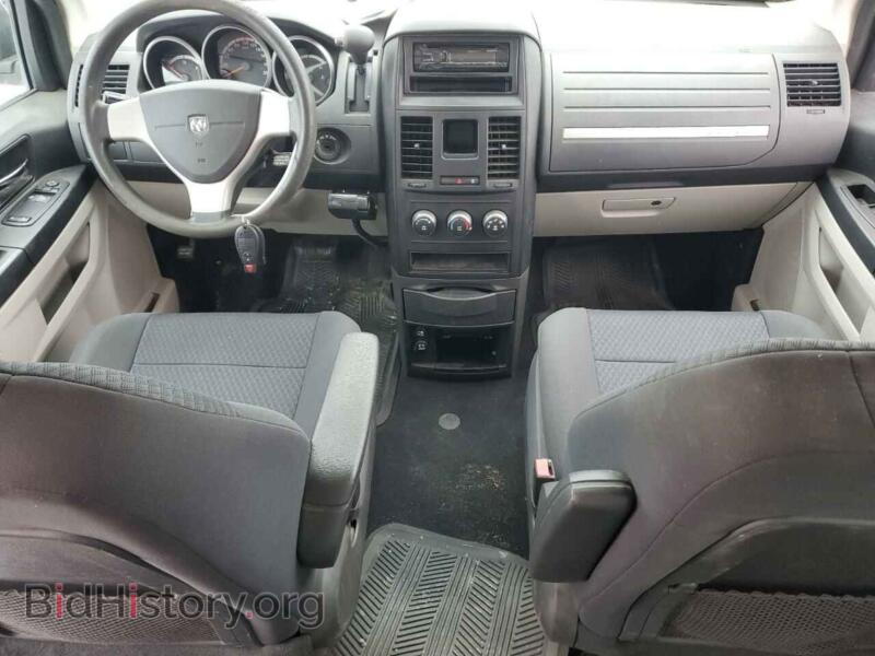 2010 Dodge CARAVAN (VIN 2D4RN4DE0AR225809) — photo 8 of 13