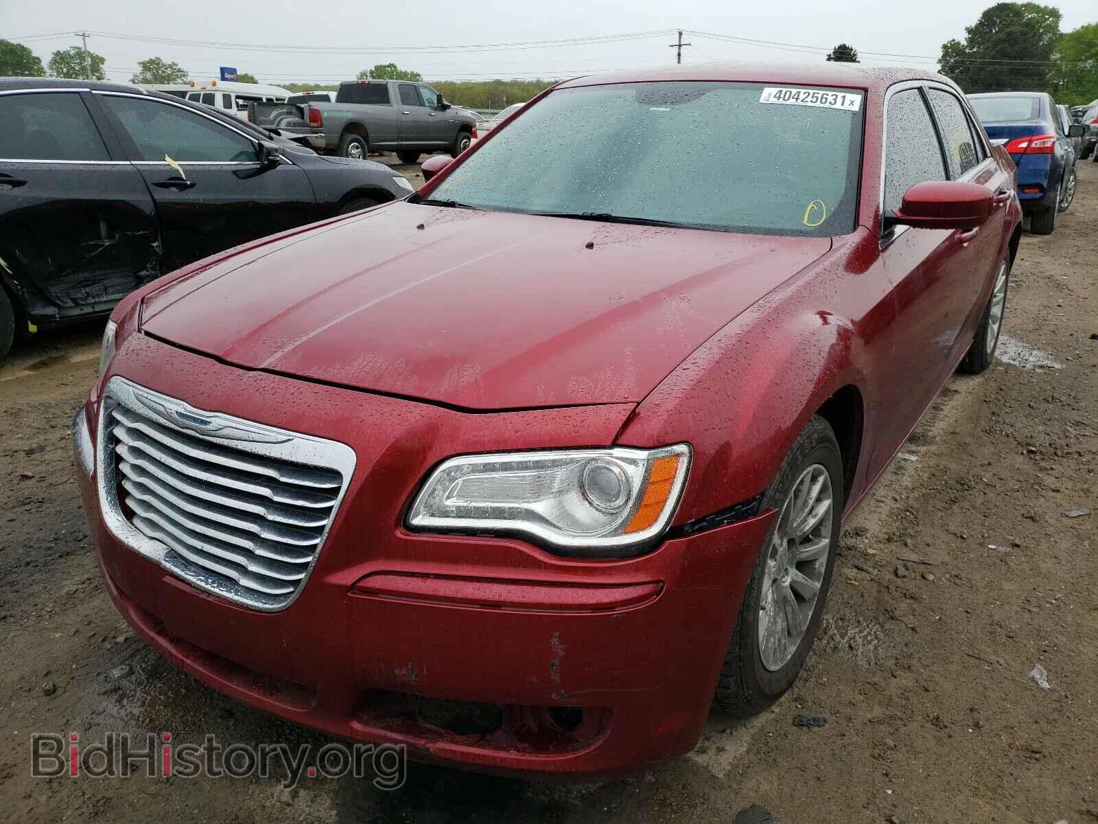 2013 CHRYSLER 300 - VIN: 2C3CCAAGXDH573192 - Фото 2