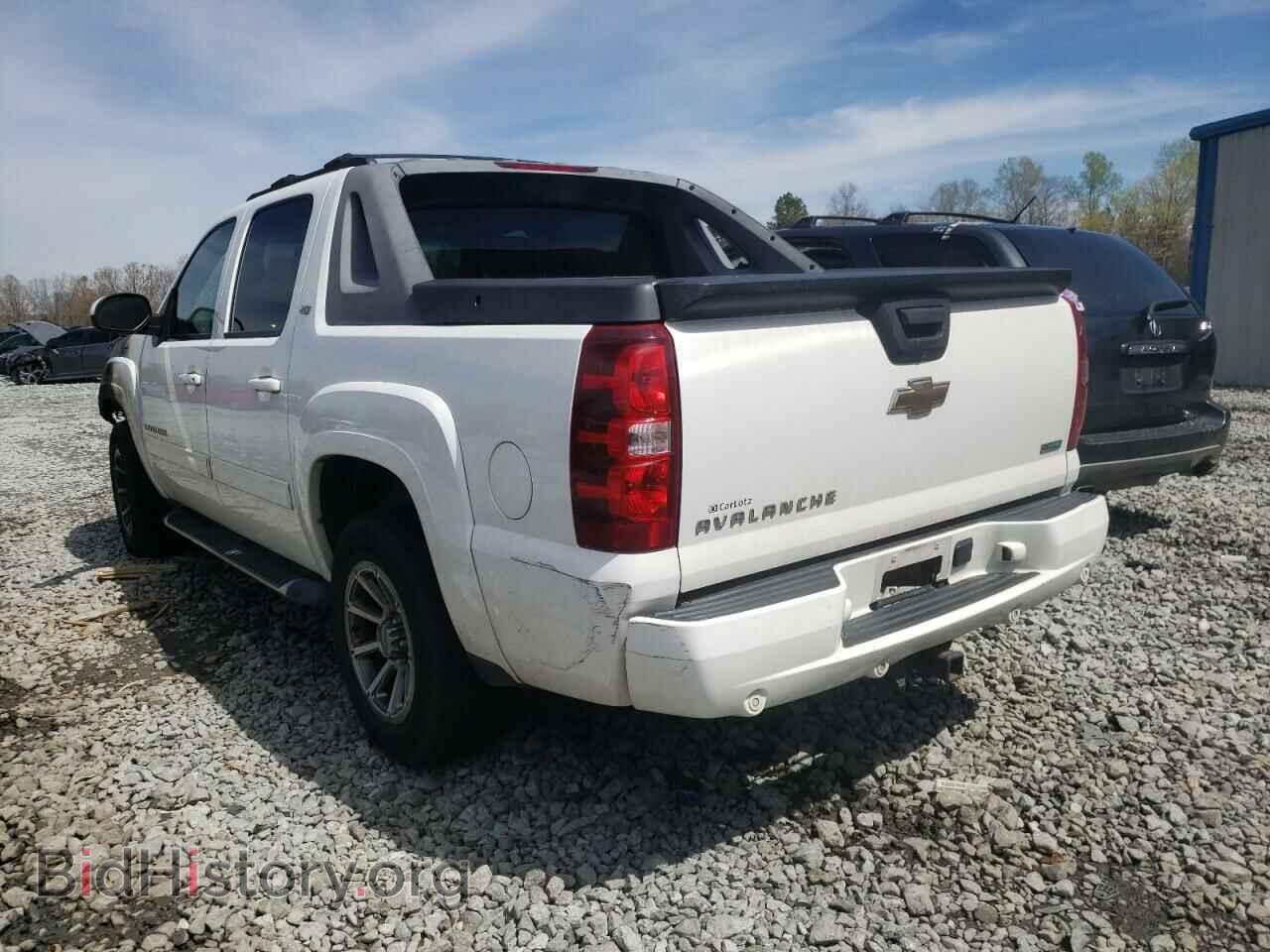 2011 CHEVROLET AVALANCHE - VIN: 3GNTKFE38BG117635 - Фото 3