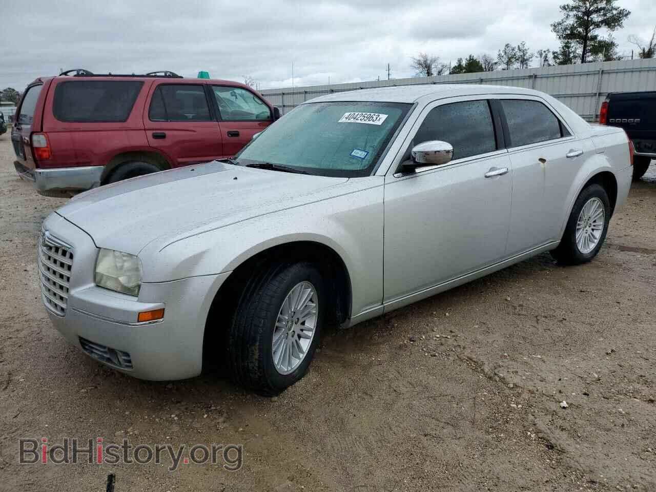 Photo 2C3CA1CV4AH281180 - CHRYSLER 300 2010