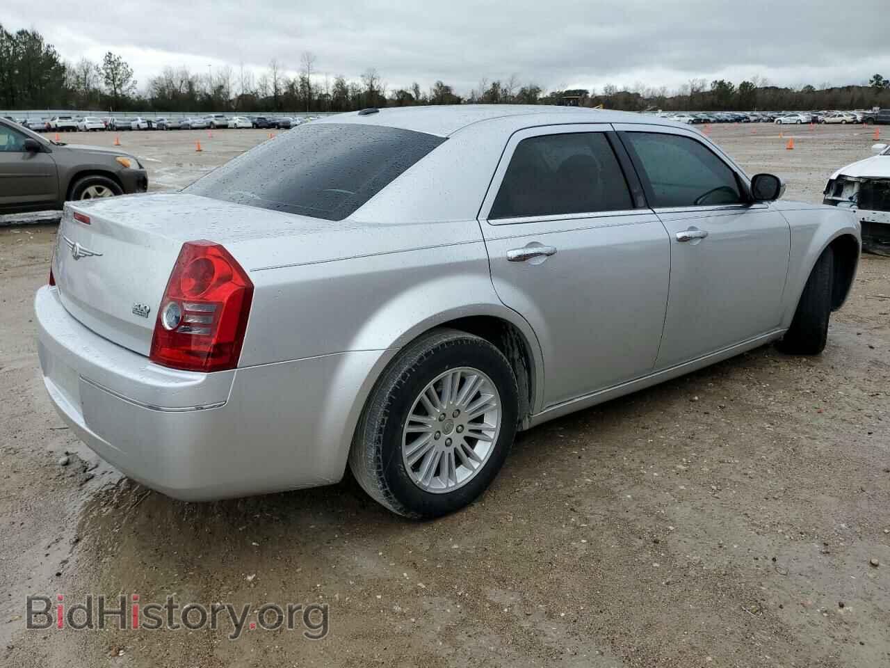 2010 CHRYSLER 300 - VIN: 2C3CA1CV4AH281180 - Фото 3