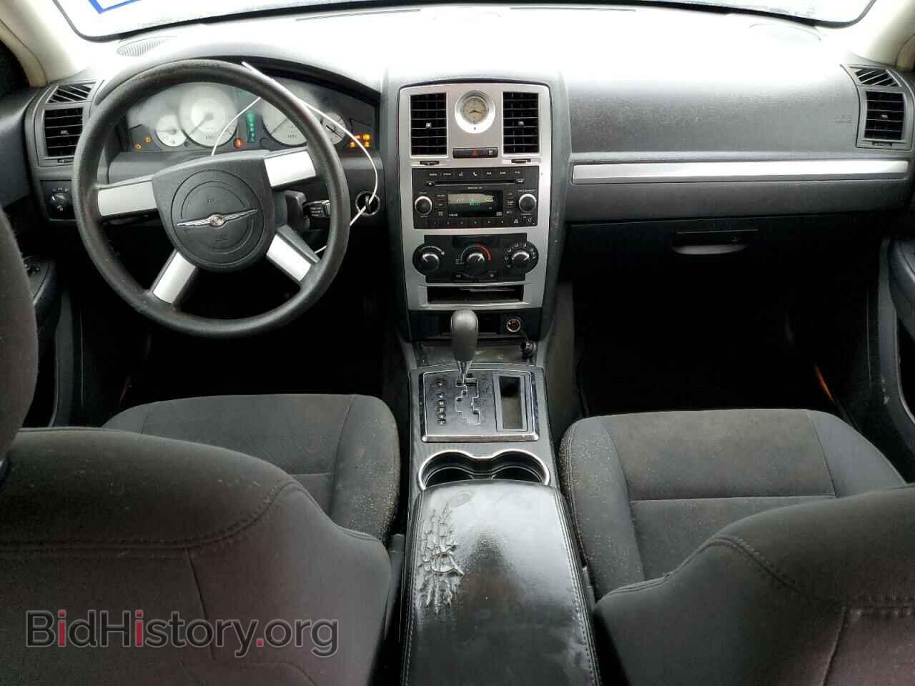 2010 CHRYSLER 300 - VIN: 2C3CA1CV4AH281180 - Фото 8