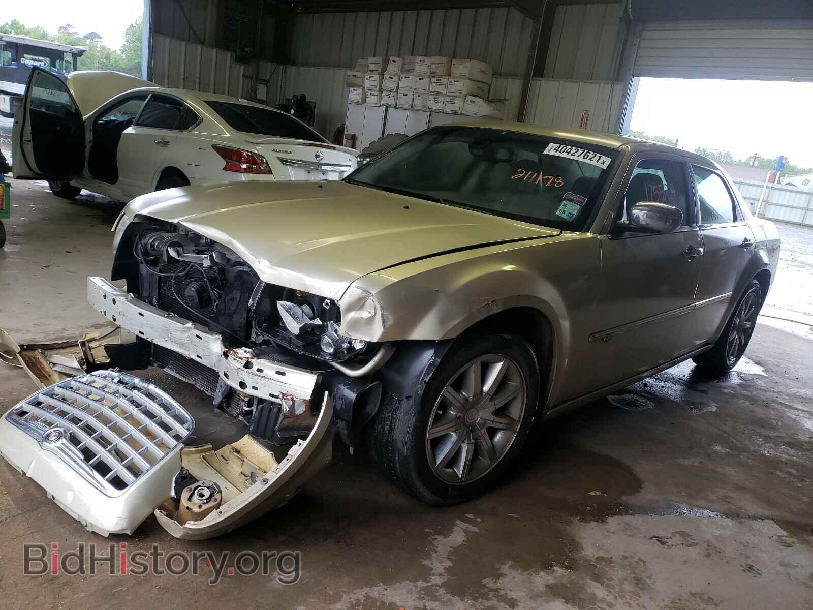 2010 CHRYSLER 300 - VIN: 2C3CA6CT3AH211178 - Фото 2