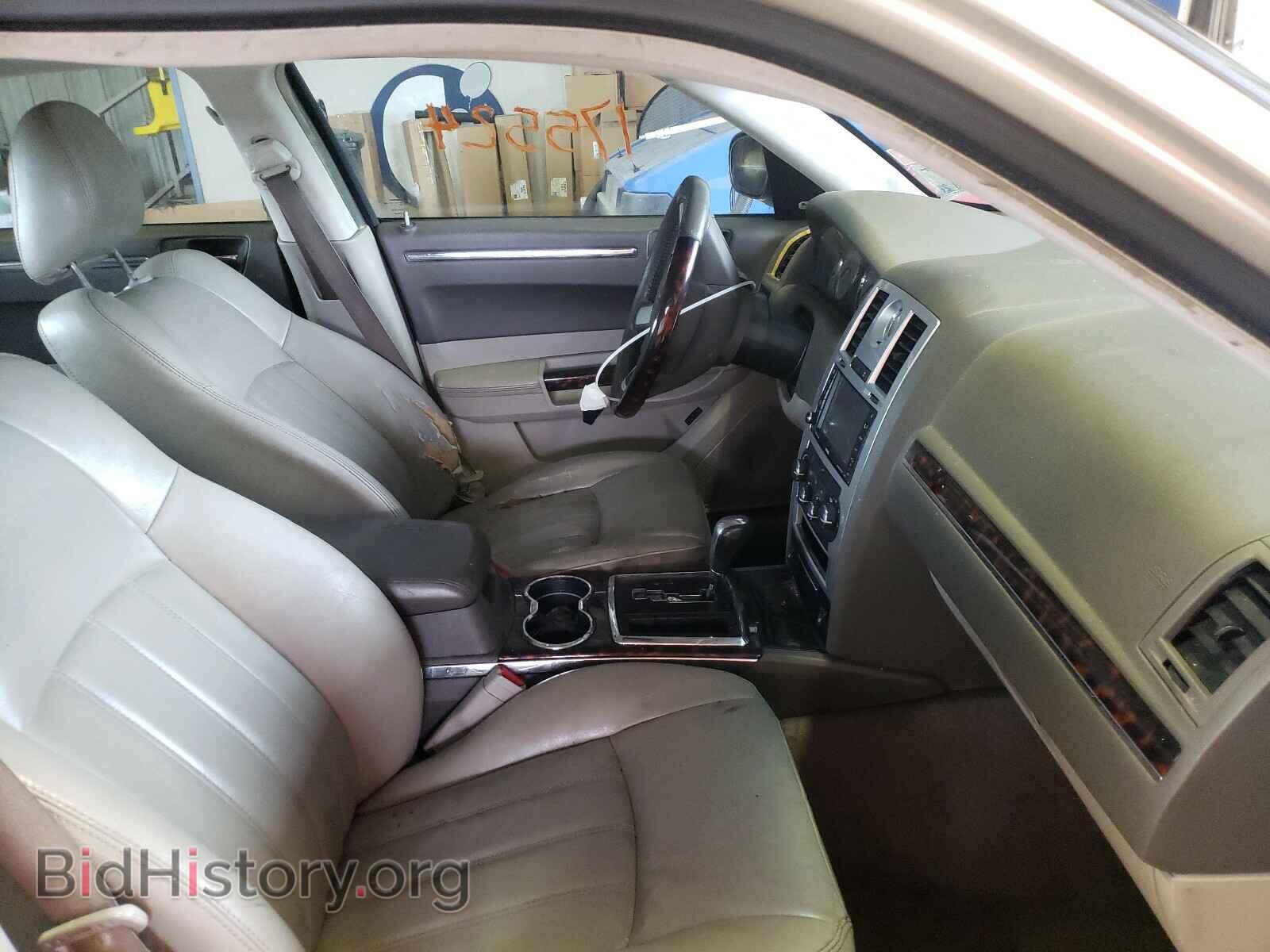 2010 CHRYSLER 300 - VIN: 2C3CA6CT3AH211178 - Фото 5