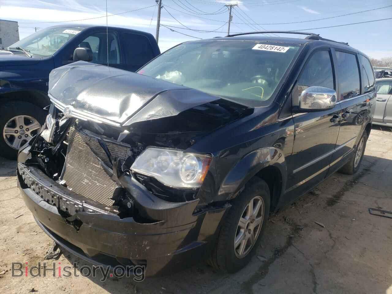 2010 CHRYSLER MINIVAN - VIN: 2A4RR8DX4AR404570 - Фото 2