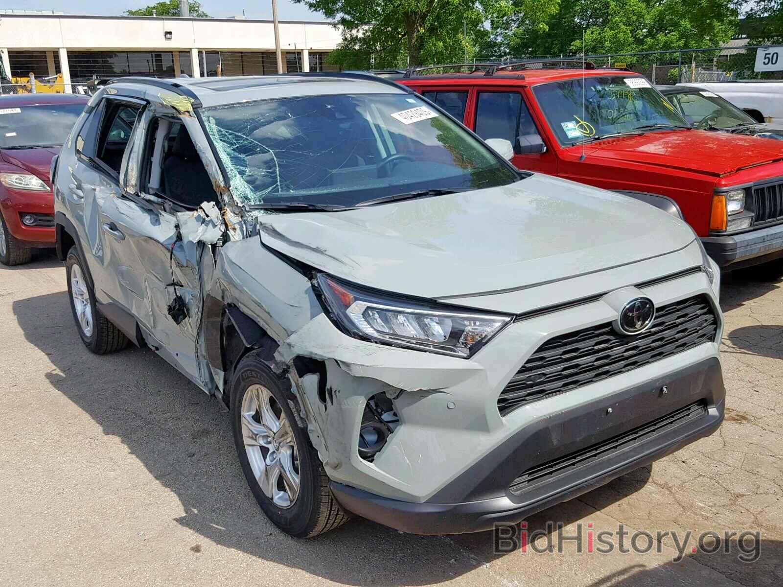 Photo 2T3P1RFV8KW032888 - TOYOTA RAV4 XLE 2019