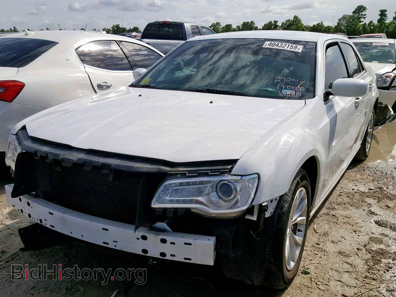 2015 CHRYSLER 300 - VIN: 2C3CCAAG2FH807084 - Photo 2