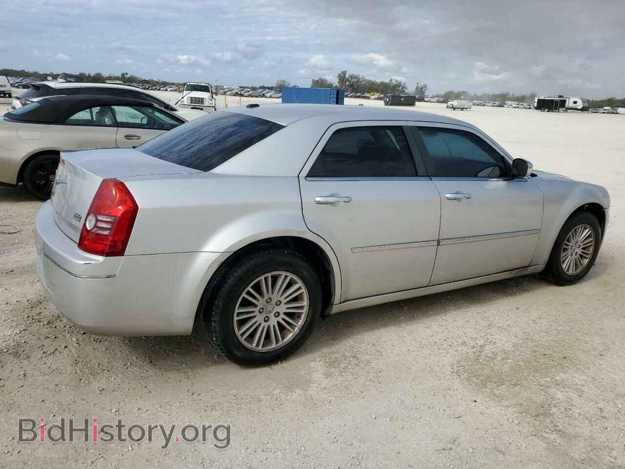 2010 CHRYSLER 300 - VIN: 2C3CA5CV2AH206274 - Фото 3