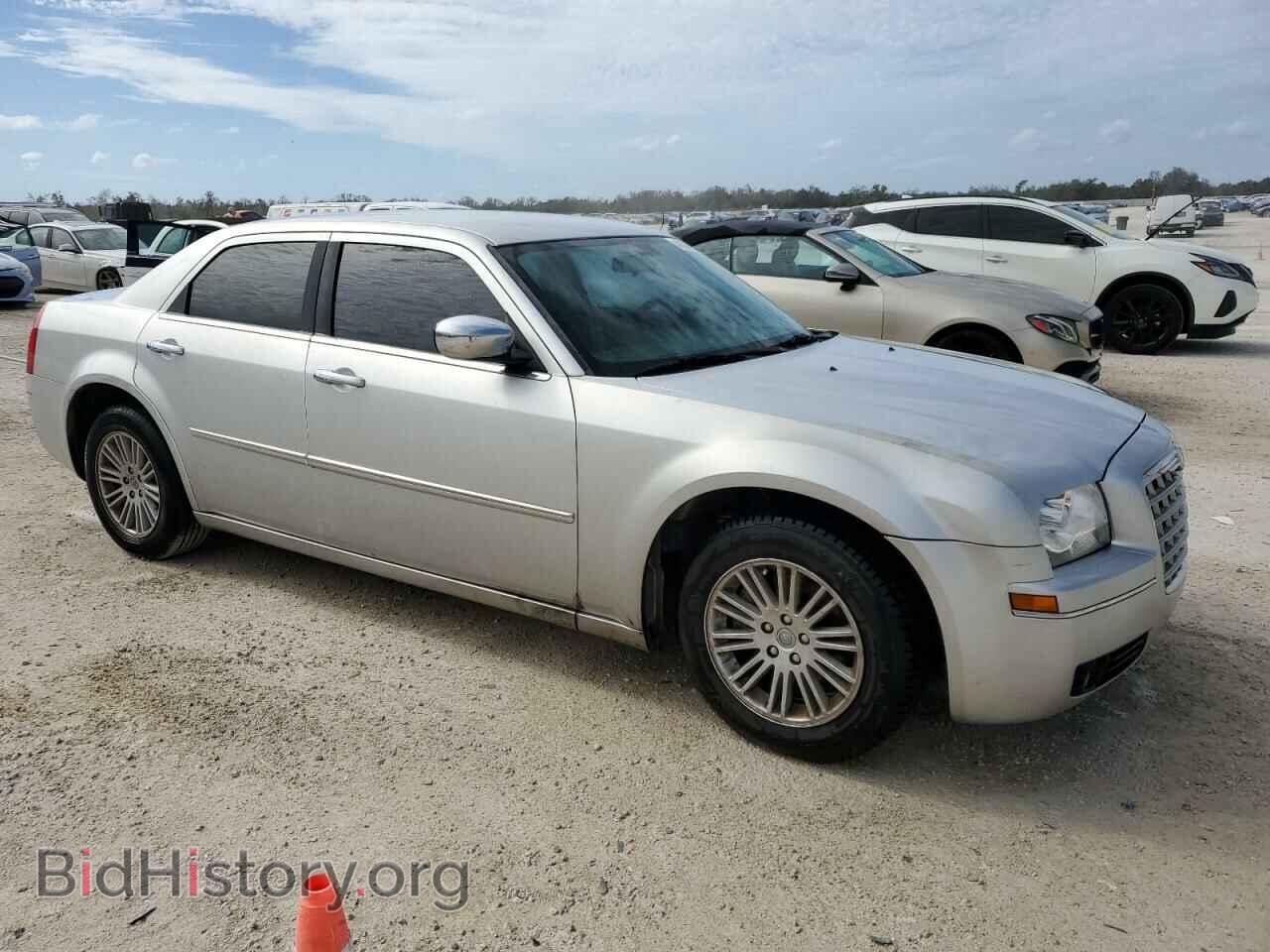 2010 CHRYSLER 300 - VIN: 2C3CA5CV2AH206274 - Фото 4