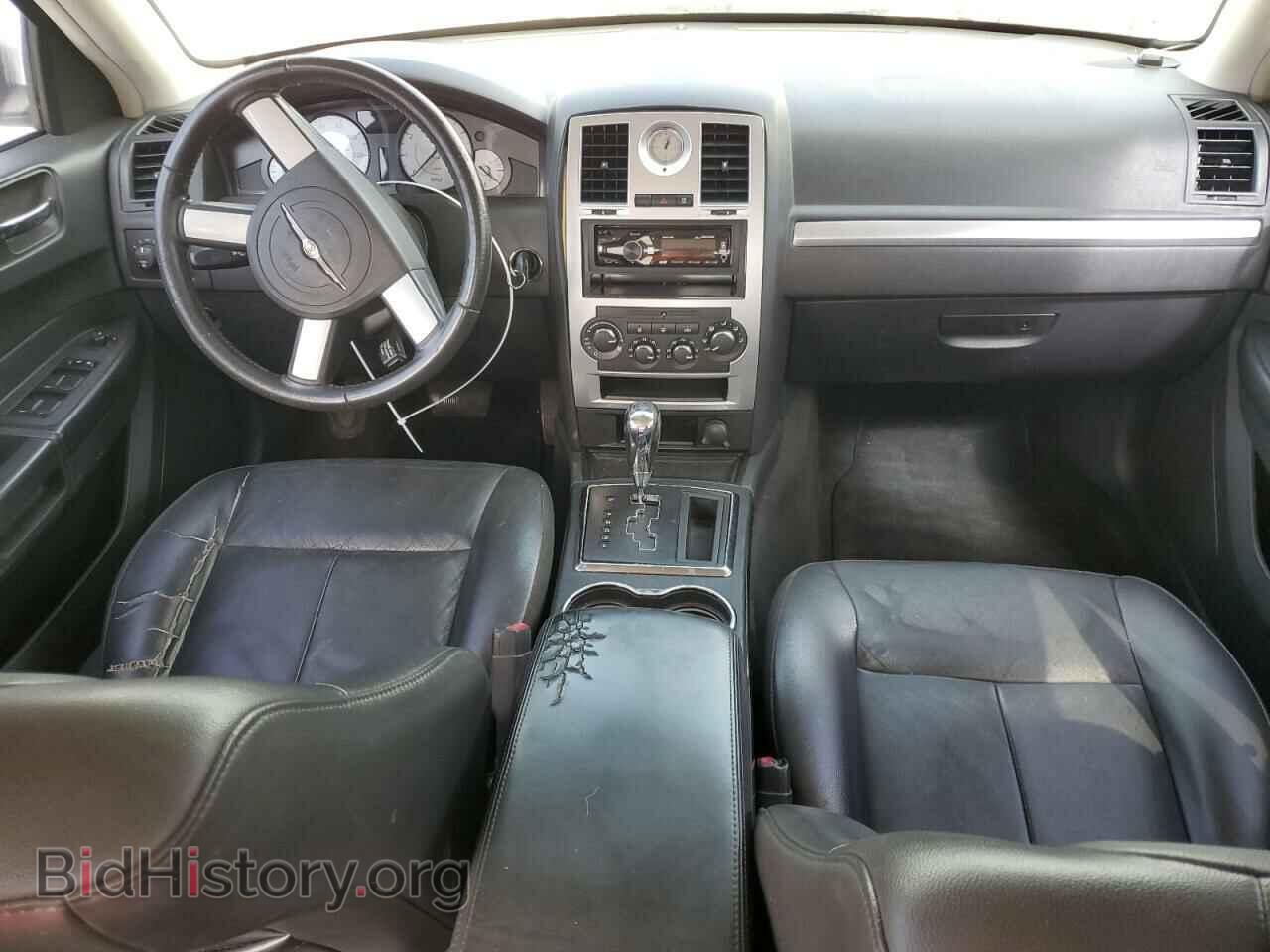 2010 CHRYSLER 300 - VIN: 2C3CA5CV2AH206274 - Фото 8