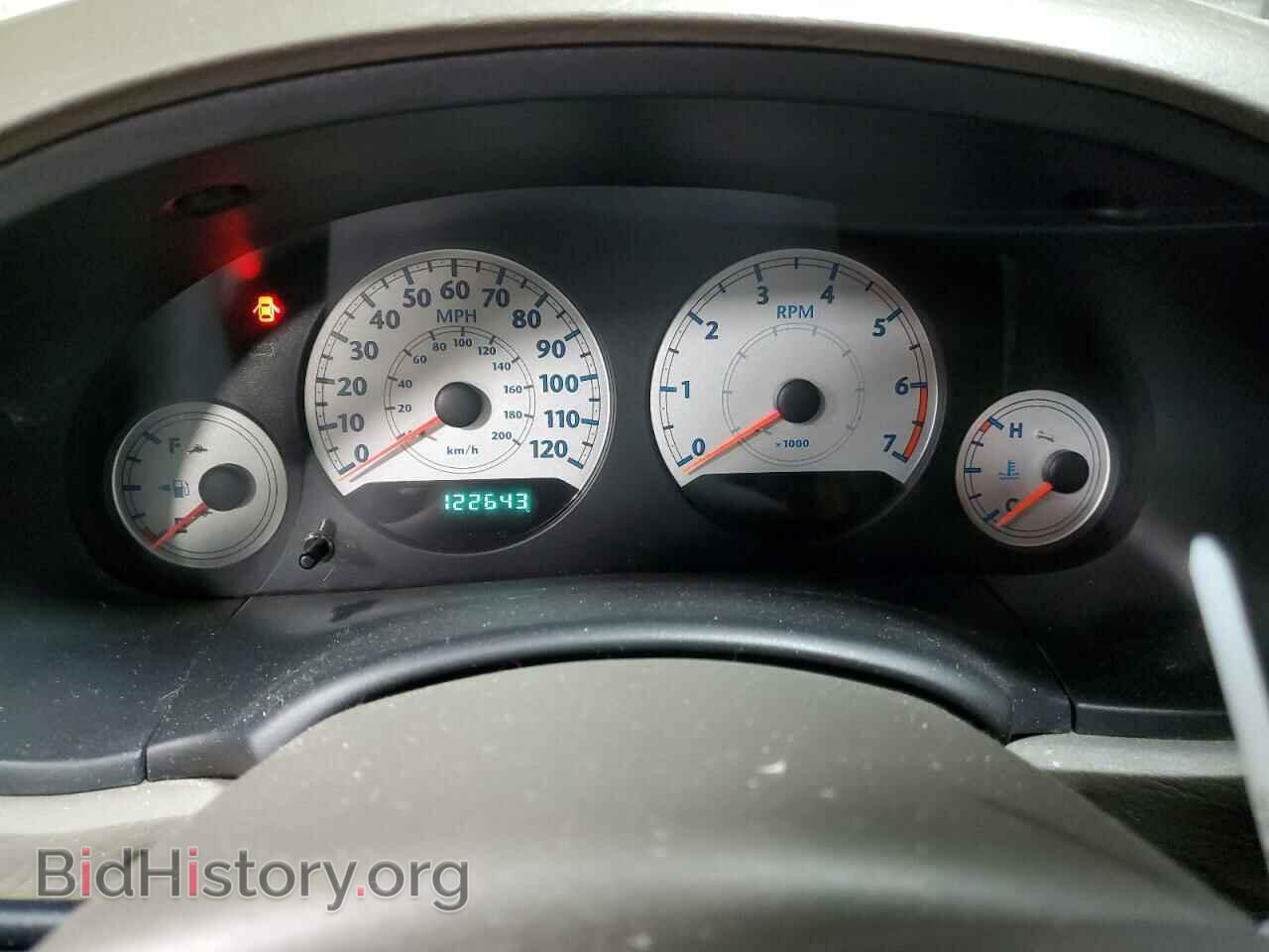 2006 CHRYSLER MINIVAN - VIN: 2A4GP44R06R873704 - Фото 9