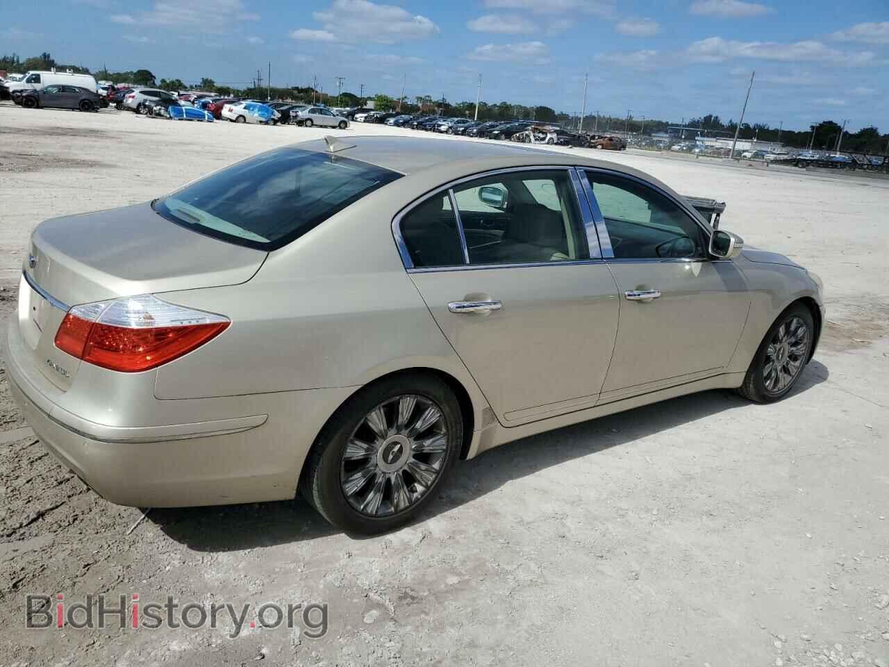 2009 HYUNDAI GENESIS - VIN: KMHGC46E39U033480 - Фото 3