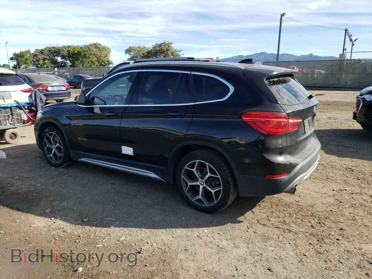 2017 BMW X1 - VIN: WBXHU7C37H5H33270 - Фото 2