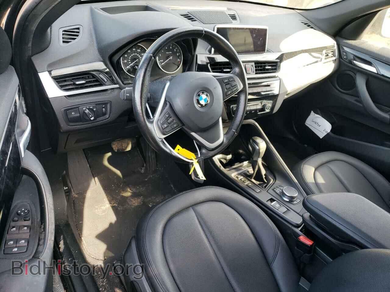 2017 BMW X1 - VIN: WBXHU7C37H5H33270 - Фото 8