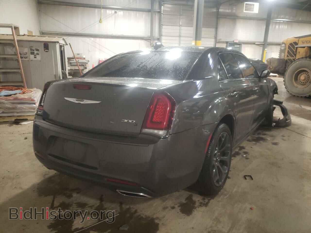 2019 CHRYSLER 300 - VIN: 2C3CCABG0KH515510 - Фото 4