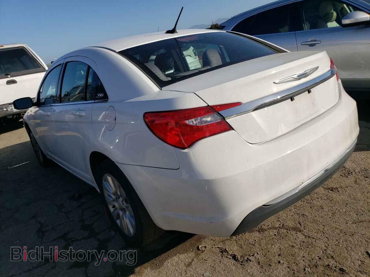 2014 CHRYSLER 200 - VIN: 1C3CCBAB7EN206589 - Фото 2