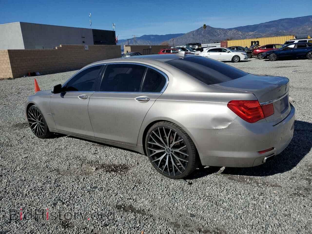 2011 BMW 7 SERIES - VIN: WBAKB8C56BCY66440 - Фото 2