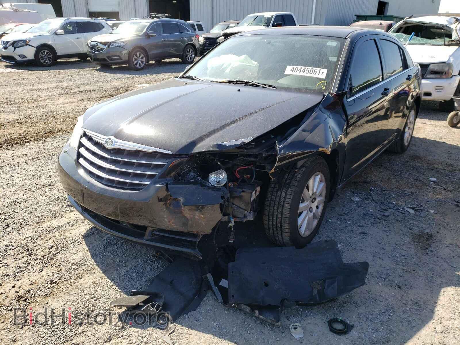 2010 CHRYSLER SEBRING - VIN: 1C3CC4FB2AN214338 - Фото 2