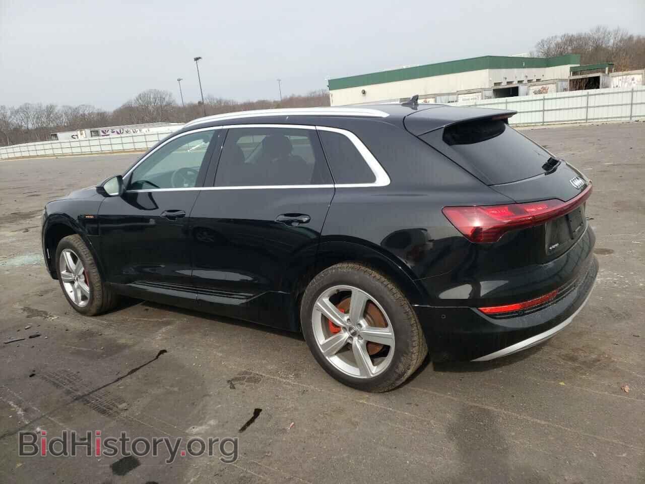 2019 AUDI E-TRON - VIN: WA1LAAGE9KB009105 - Photo 2