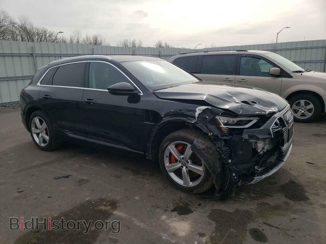 2019 AUDI E-TRON - VIN: WA1LAAGE9KB009105 - Photo 4