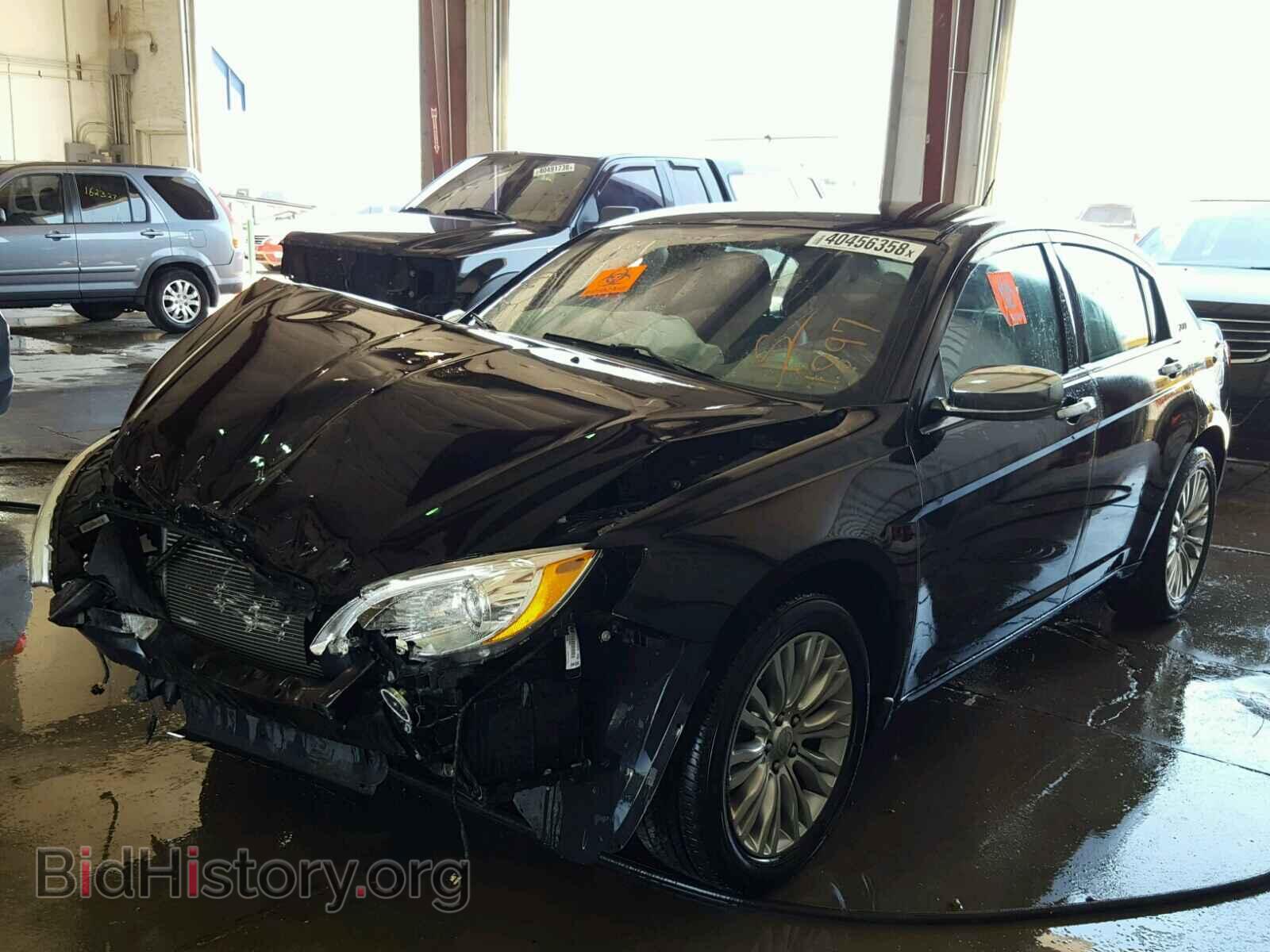 2012 CHRYSLER 200 - VIN: 1C3CCBCB3CN241897 - Photo 2