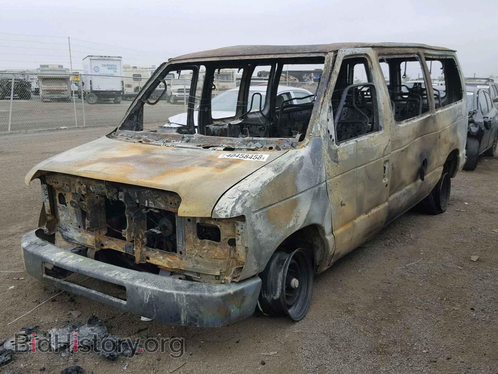 2010 FORD ECONOLINE - VIN: 1FBNE3BL4ADA47398 - Фото 2