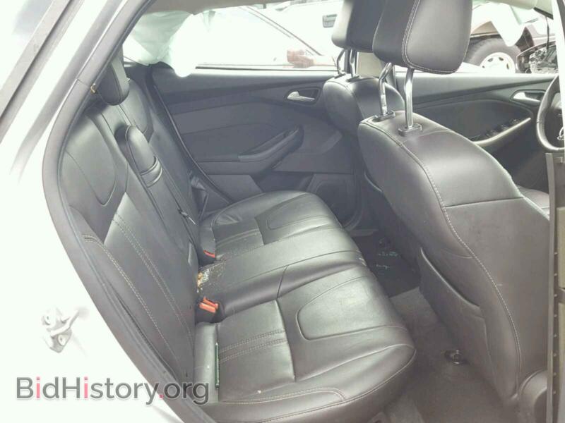2012 Ford FOCUS (VIN 1FAHP3M28CL300275) — photo 6 of 10