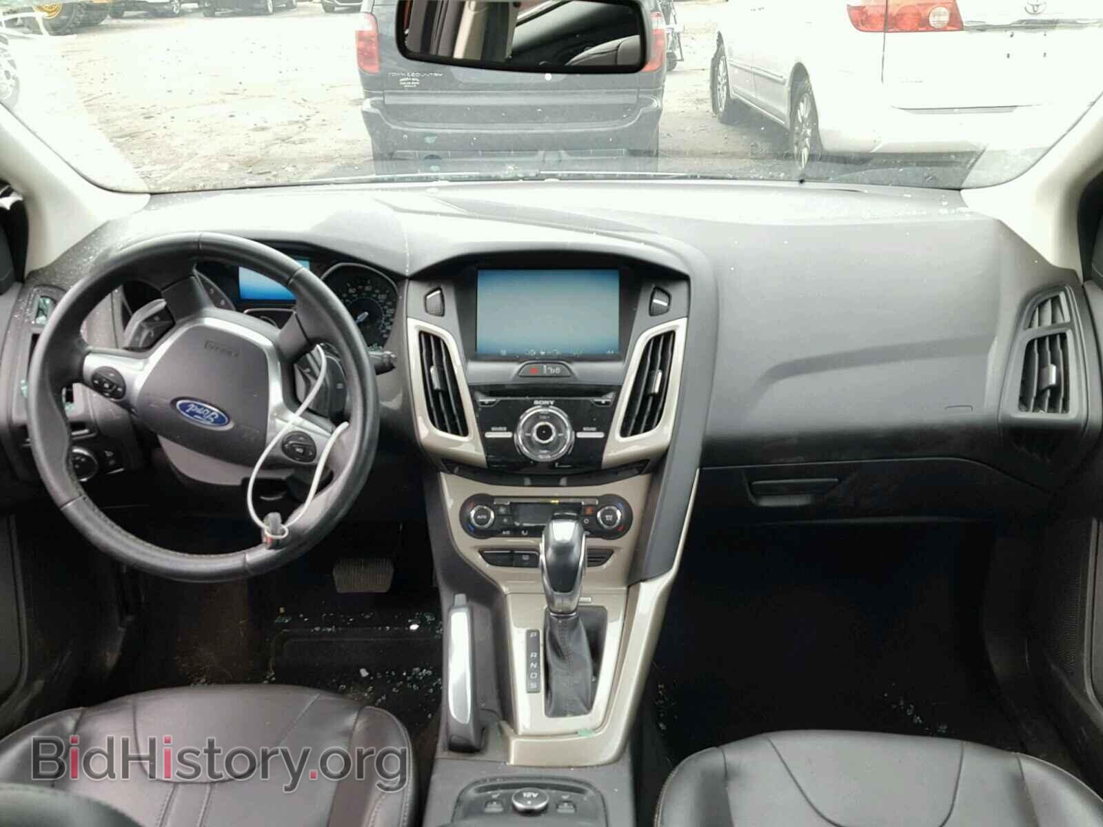 2012 Ford FOCUS (VIN 1FAHP3M28CL300275) — photo 9 of 10