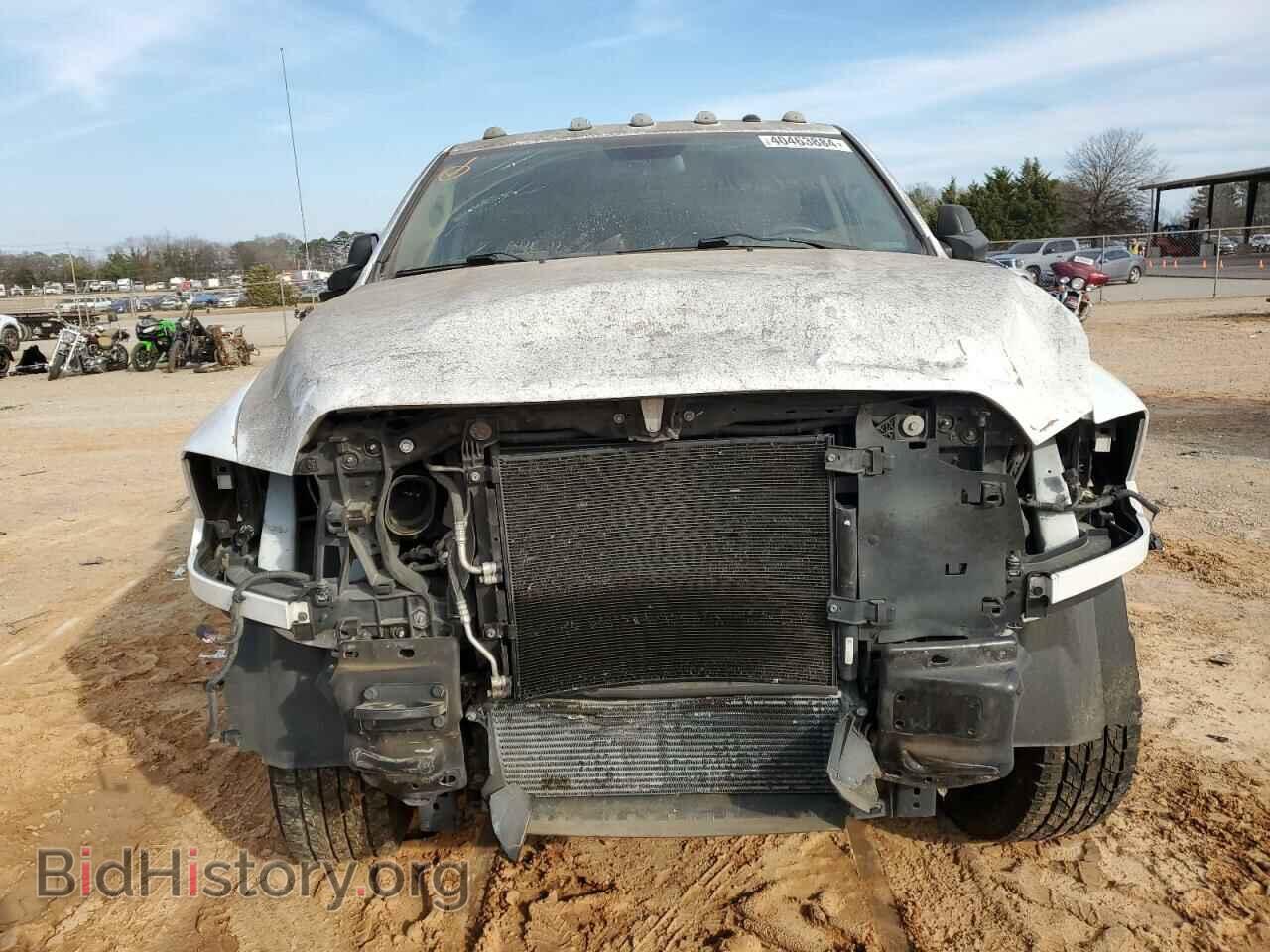 2018 RAM All Models - VIN: 3C6UR5CL4JG184907 - Photo 5