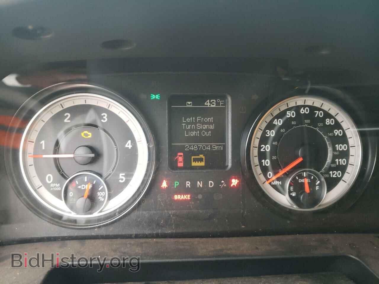 2018 RAM All Models - VIN: 3C6UR5CL4JG184907 - Photo 9