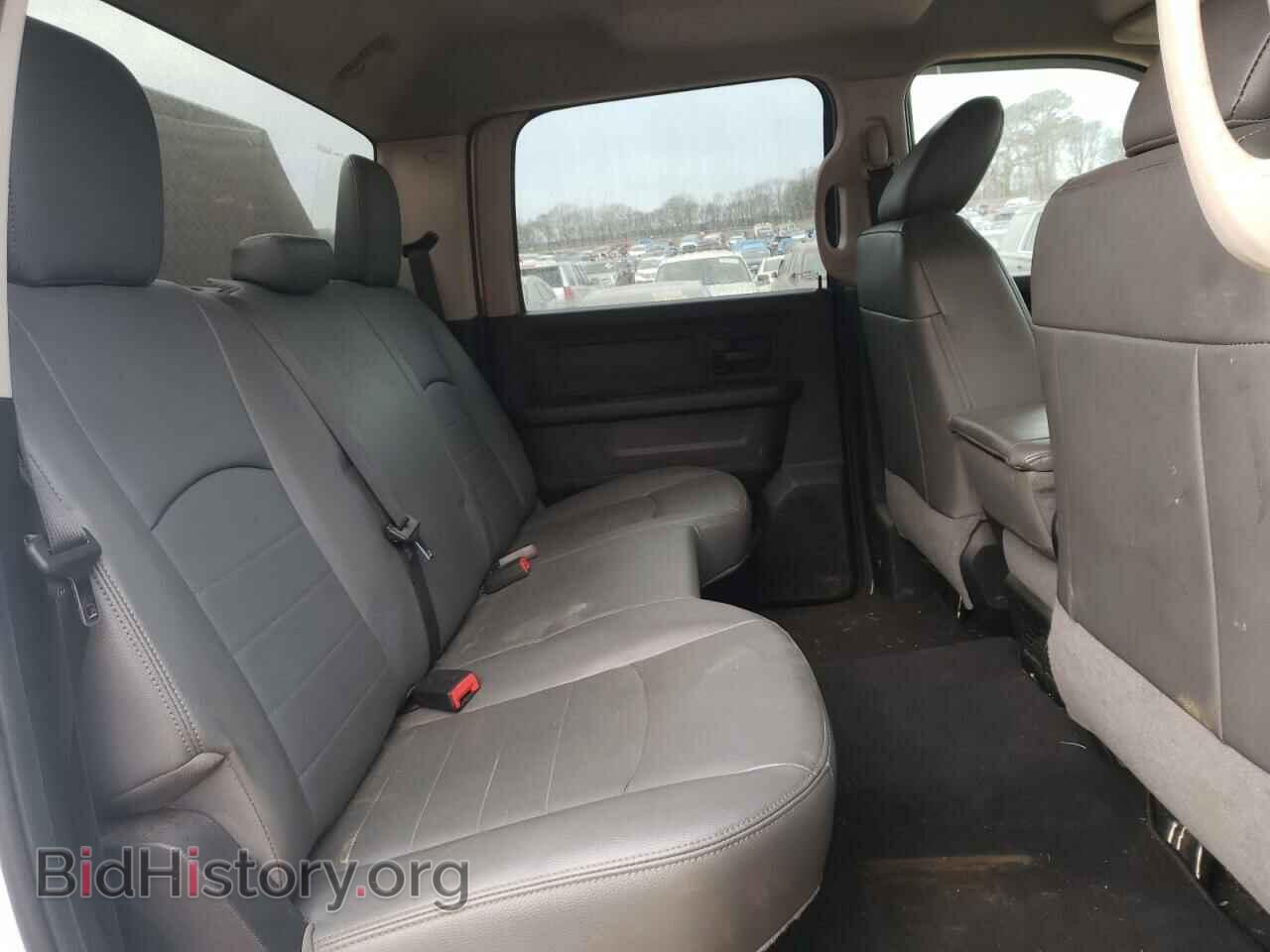 2018 RAM All Models - VIN: 3C6UR5CL4JG184907 - Photo 10