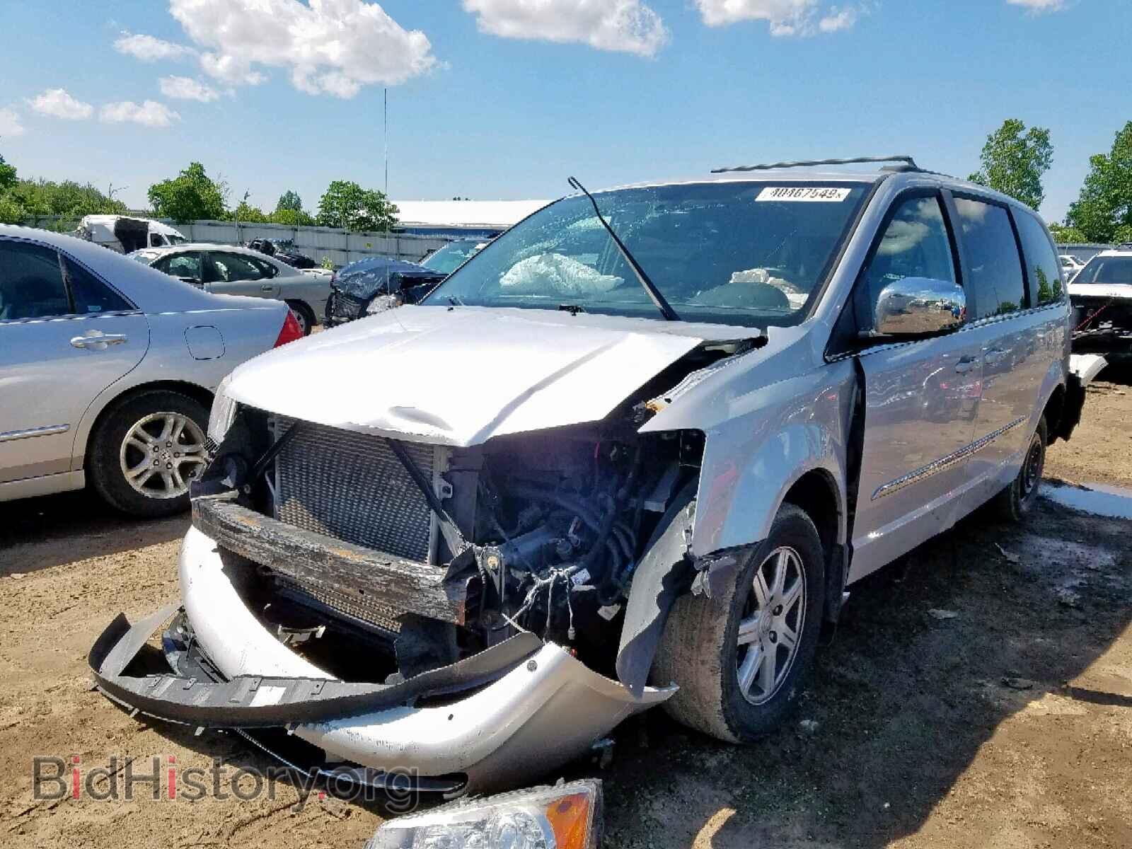 2011 CHRYSLER TOWN & COU - VIN: 2A4RR8DG1BR796845 - Фото 2
