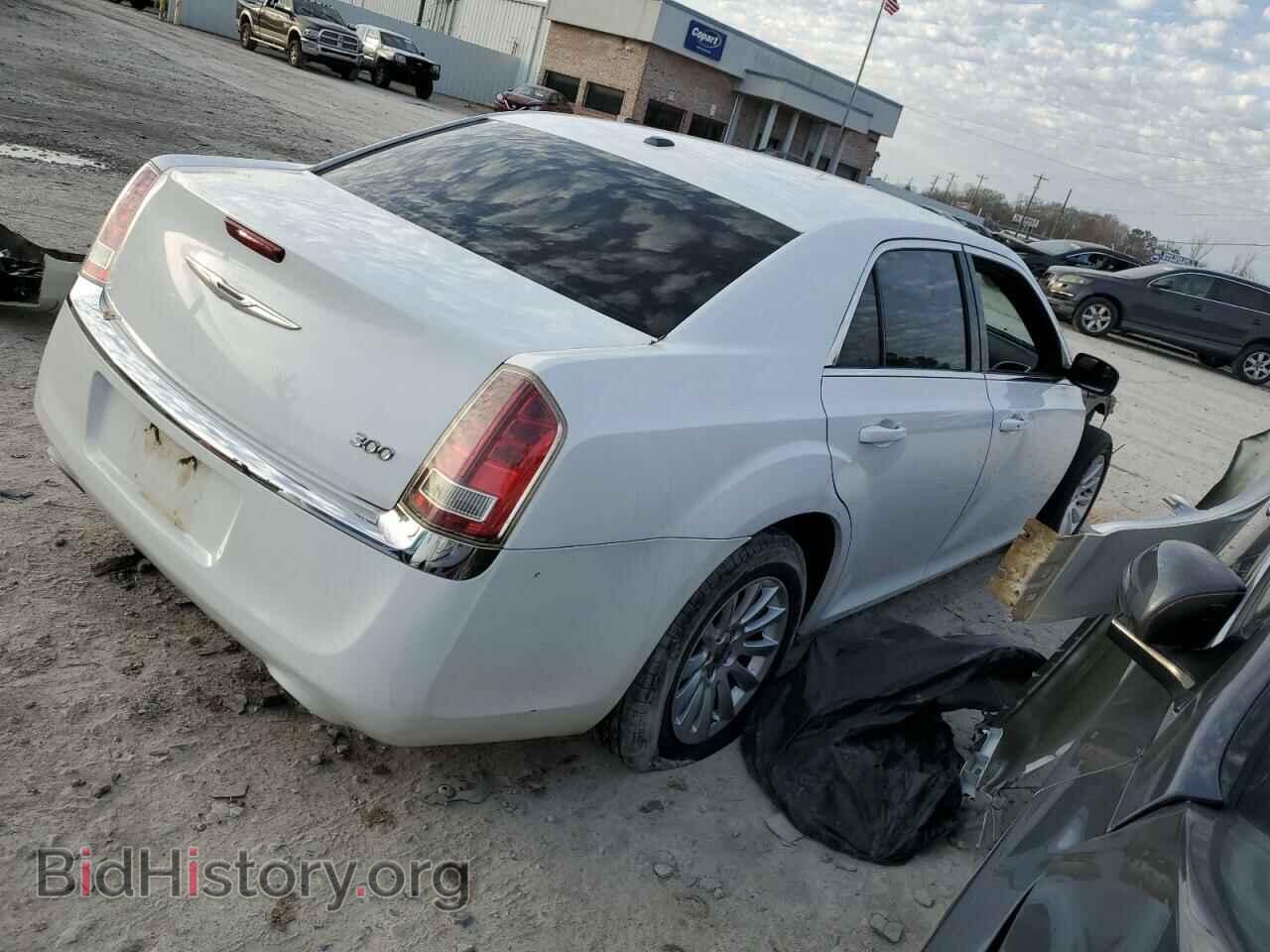 2013 CHRYSLER 300 - VIN: 2C3CCAAG3DH600281 - Фото 3