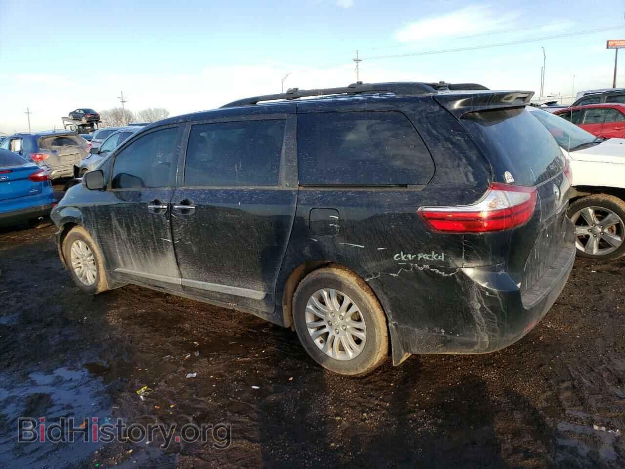 2017 TOYOTA All Models - VIN: 5TDYZ3DCXHS811439 - Фото 2