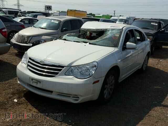 2010 CHRYSLER SEBRING - VIN: 1C3CC5FB0AN140939 - Photo 2
