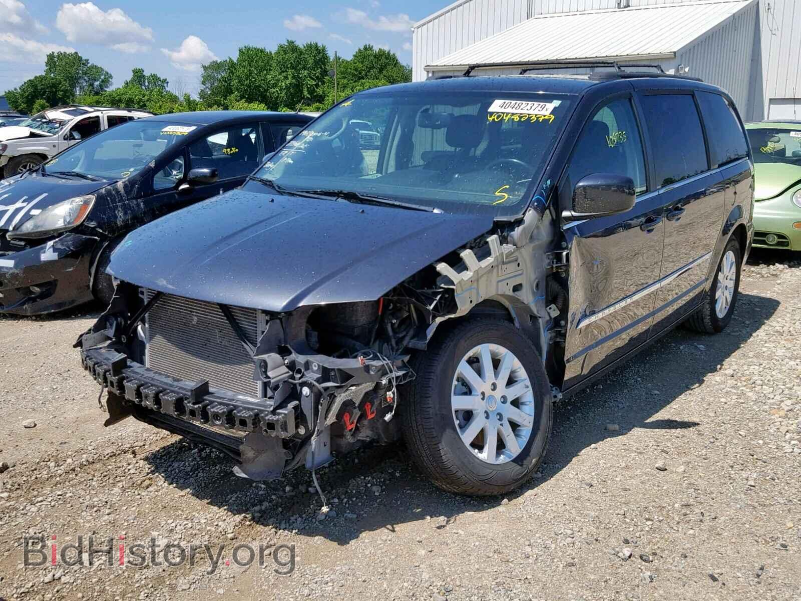2013 CHRYSLER TOWN & COU - VIN: 2C4RC1BG3DR604846 - Фото 2