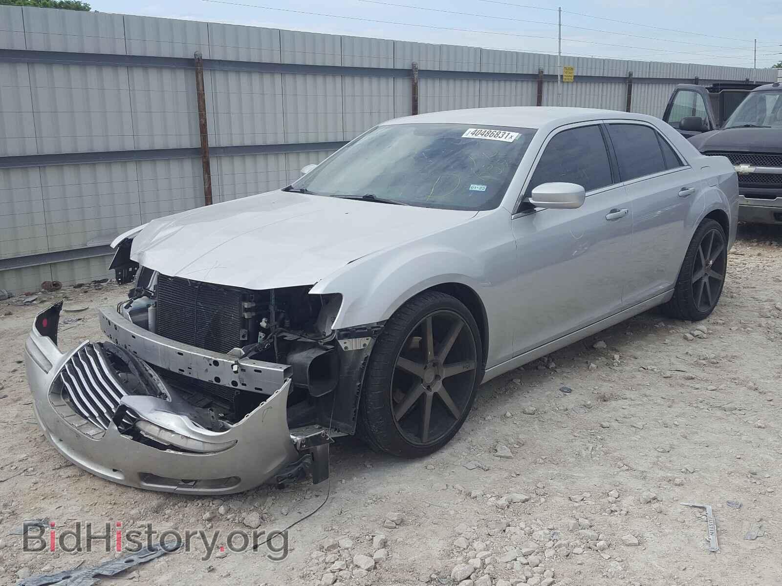 2012 CHRYSLER 300 - VIN: 2C3CCAAGXCH142639 - Фото 2