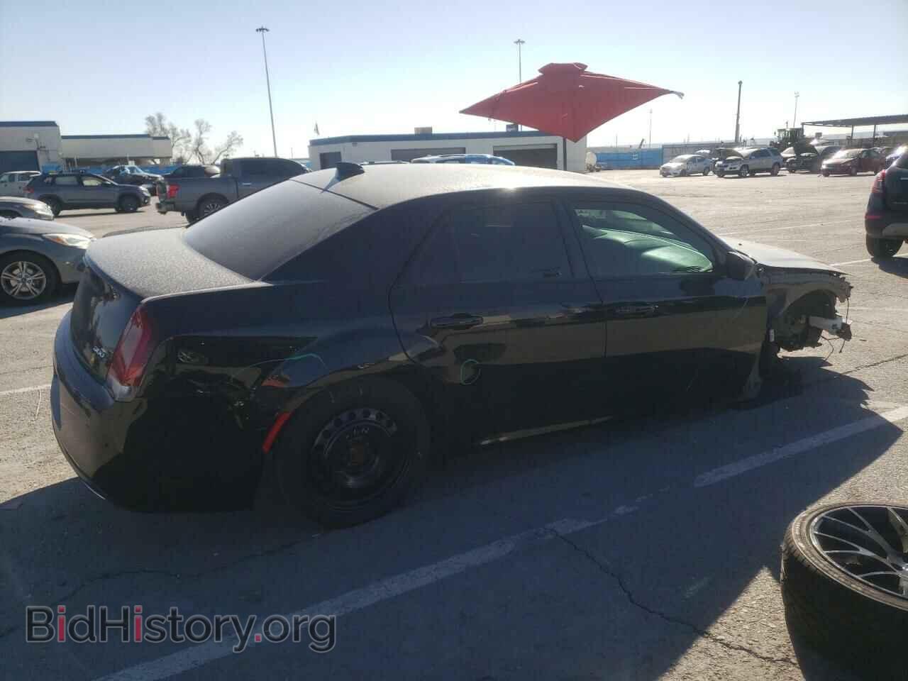 2019 CHRYSLER 300 - VIN: 2C3CCABG8KH707984 - Фото 3