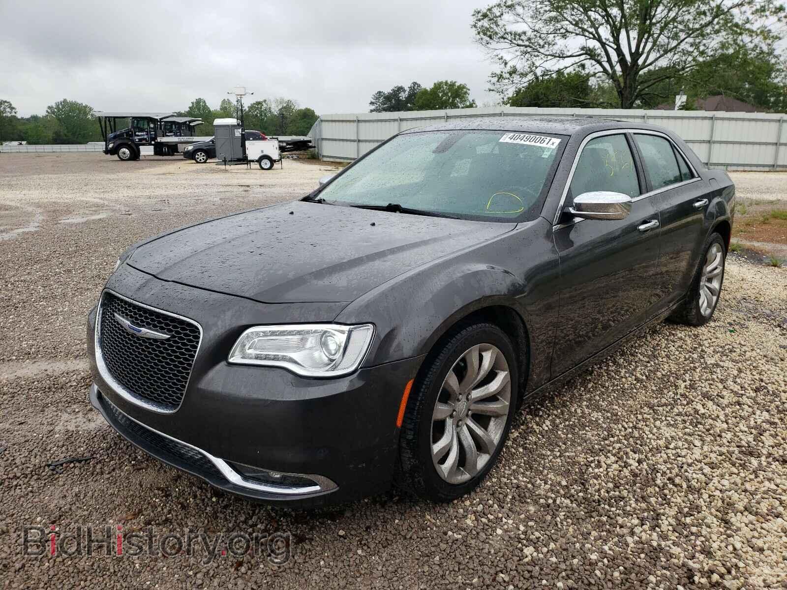 2019 CHRYSLER 300 - VIN: 2C3CCAEG4KH555603 - Photo 2