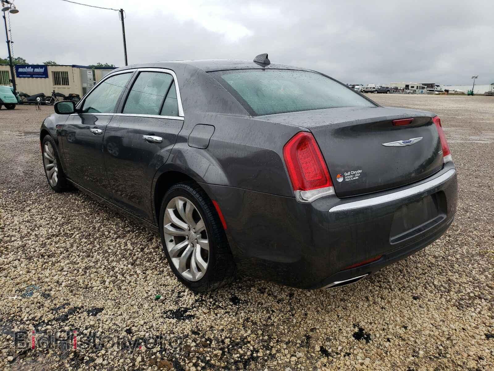 2019 CHRYSLER 300 - VIN: 2C3CCAEG4KH555603 - Photo 3