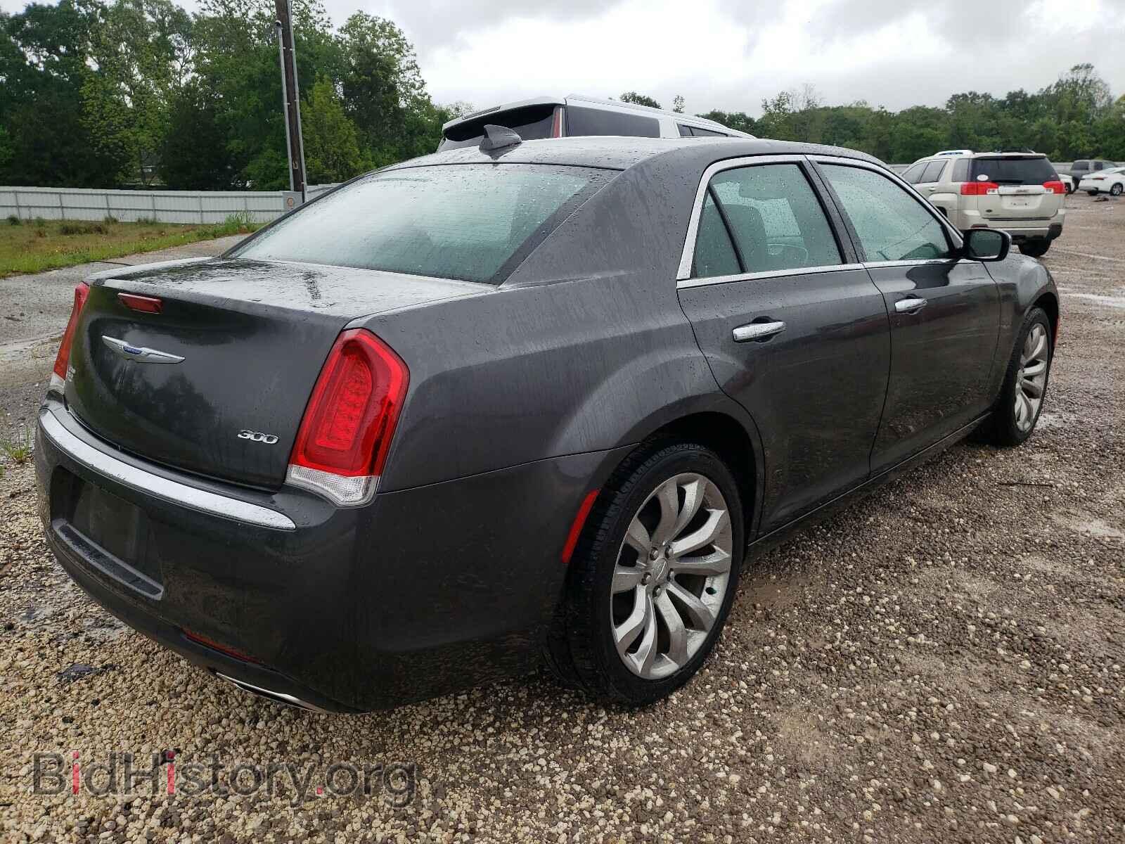 2019 CHRYSLER 300 - VIN: 2C3CCAEG4KH555603 - Photo 4