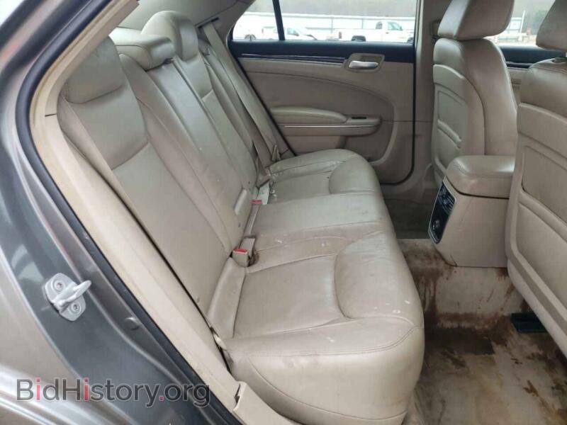 2012 Chrysler 300 (VIN 2C3CCACG5CH231662) — photo 6 of 10