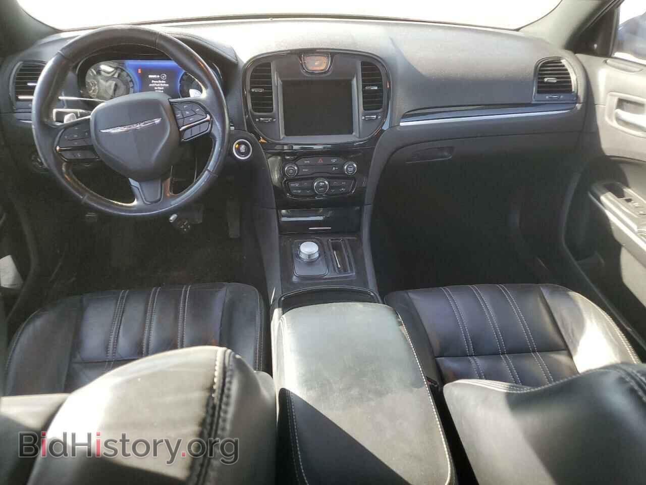 2019 CHRYSLER 300 - VIN: 2C3CCAGG5KH632086 - Фото 8